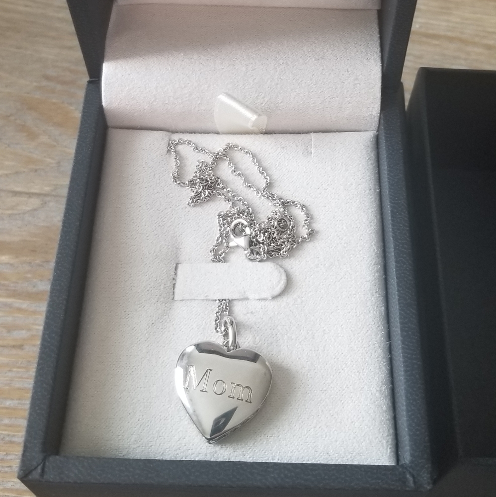 Blue Nile Sterling Silver Infinity Heart Pendant Mom Engraved